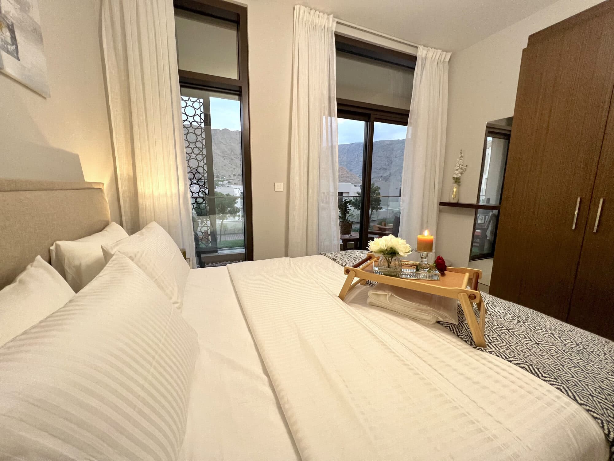 Stylish Apartment with Jacuzzi, Muscat Bay 5